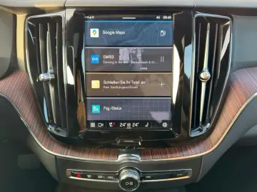 VOLVO XC60 B4d Plus Dark AWD