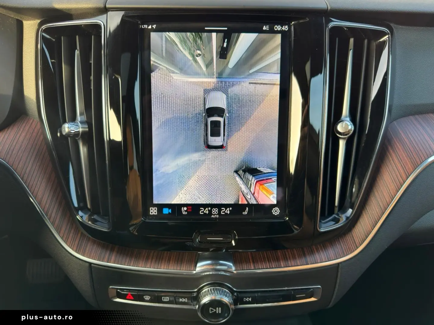 VOLVO XC60 B4d Plus Dark AWD