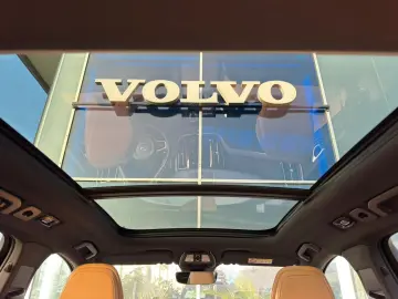 VOLVO XC60 B4d Plus Dark AWD