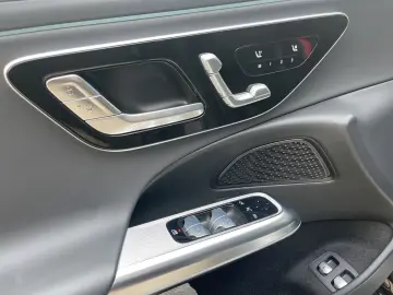 MERCEDES-BENZ E 300 e 4Matic AMG Line