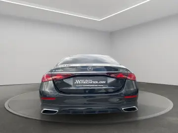 MERCEDES-BENZ E 300 e 4Matic AMG Line