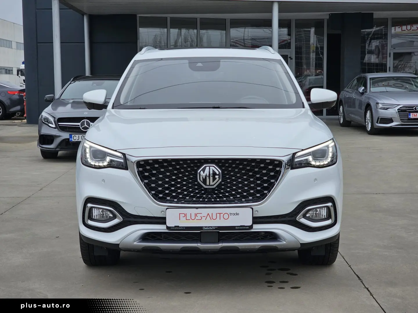 MG EHS PHEV Luxury 360 Pano Leder Navi ACC  8fach