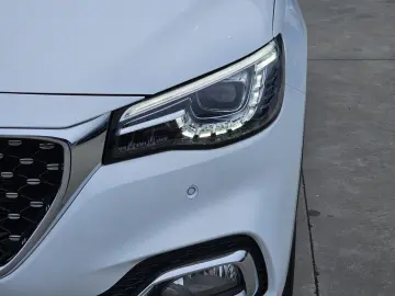 MG EHS PHEV Luxury 360 Pano Leder Navi ACC  8fach