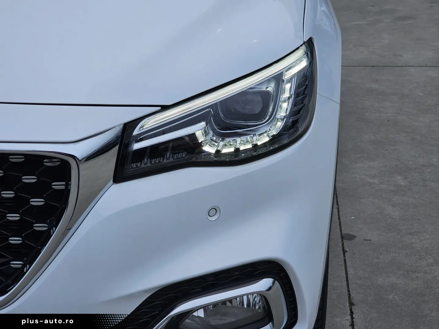 MG EHS PHEV Luxury 360 Pano Leder Navi ACC  8fach