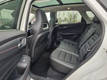 MG EHS PHEV Luxury 360 Pano Leder Navi ACC  8fach