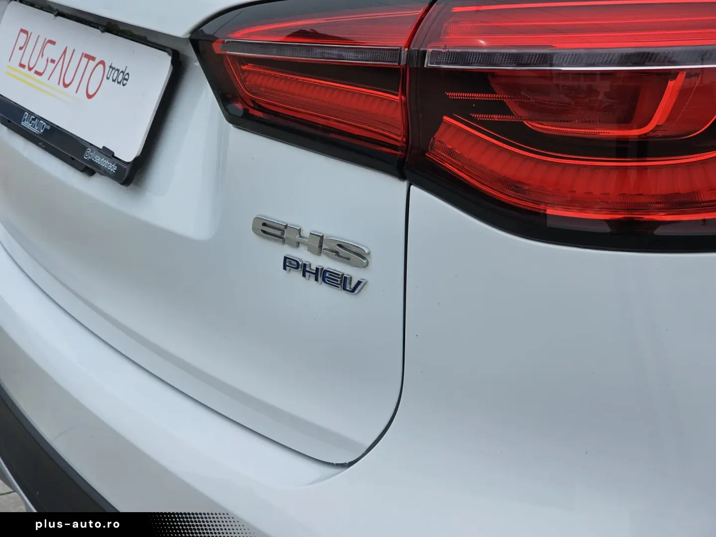 MG EHS PHEV Luxury 360 Pano Leder Navi ACC  8fach