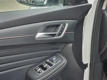 MG EHS PHEV Luxury 360 Pano Leder Navi ACC  8fach