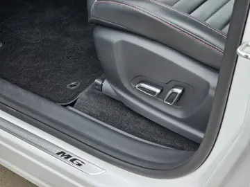 MG EHS PHEV Luxury 360 Pano Leder Navi ACC  8fach