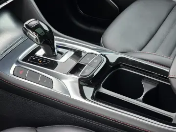 MG EHS PHEV Luxury 360 Pano Leder Navi ACC  8fach