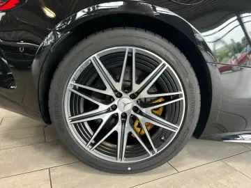 MERCEDES-BENZ AMG GT 63 4M  AMG 20'' Digit…