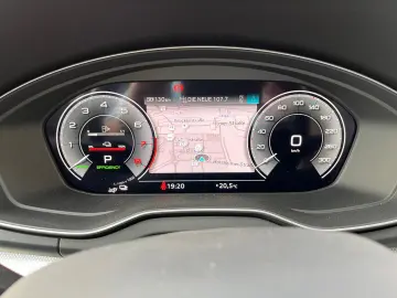 AUDI Q5 55 2.0TFSI e quattro S line ACC LED