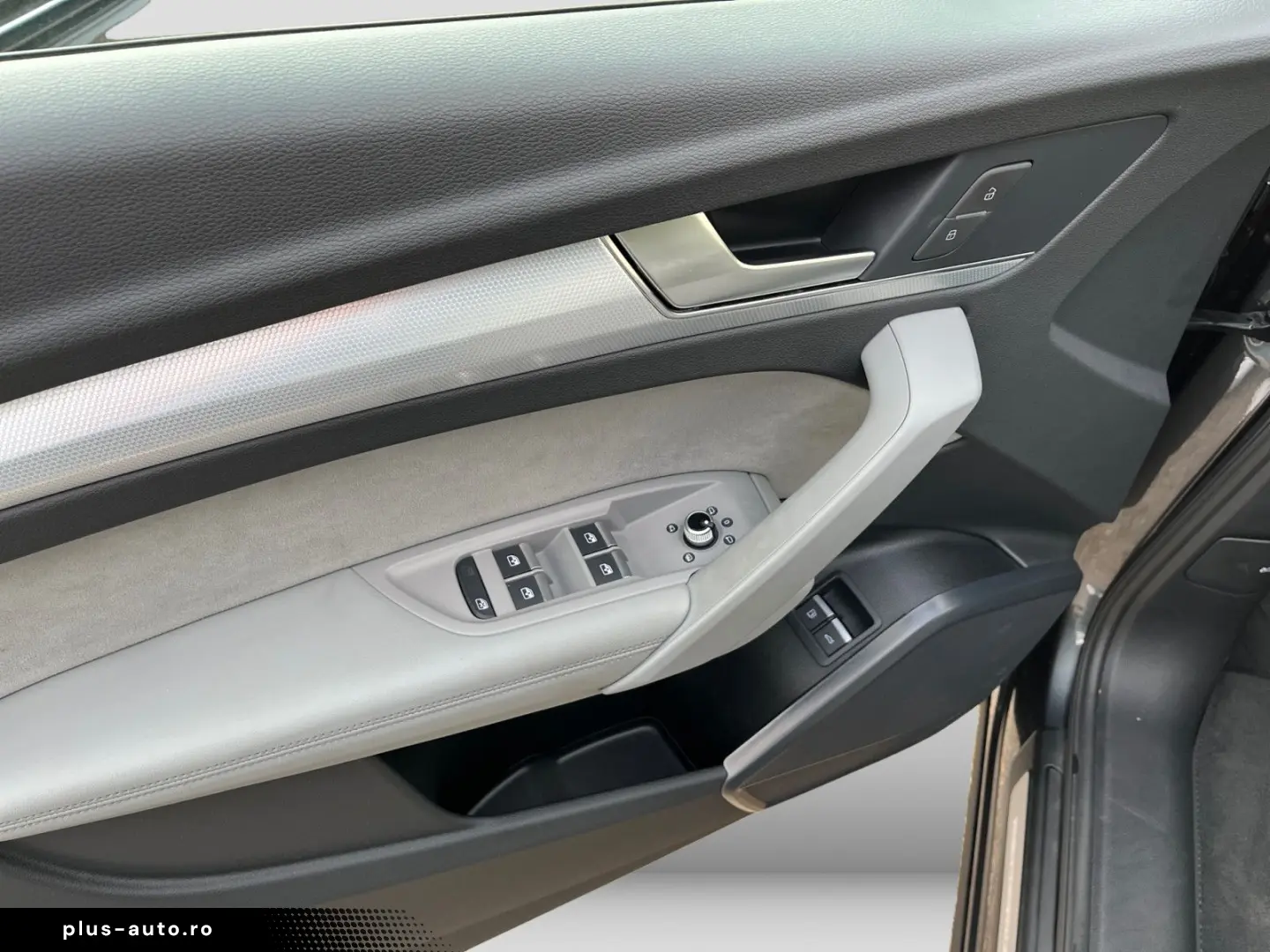 AUDI Q5 55 2.0TFSI e quattro S line ACC LED