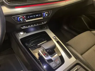 AUDI Q5 Sportback 50 TFSIe q. S line  Matrix