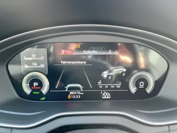 AUDI Q5 50 TFSI e quattro Matrix LED Navi AHK S line