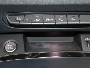 AUDI Q5 55 TFSI e S line quattro Head-up Display B&O