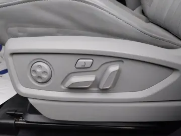 AUDI Q5 Sportback S Line quattro  AHK MATRIX LEDER 36