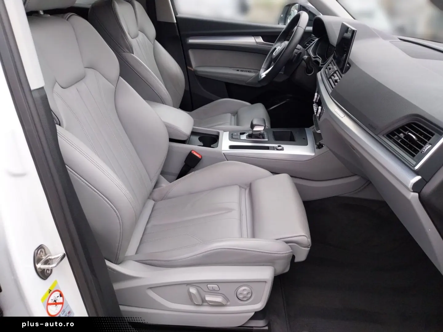 AUDI Q5 Sportback S Line quattro  AHK MATRIX LEDER 36