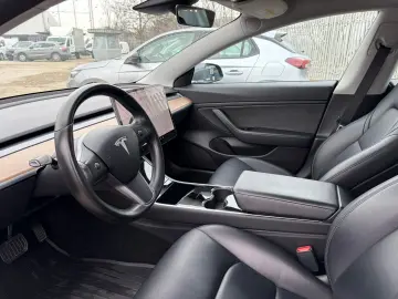 TESLA MODEL 3 DUAL MOTOR LONG RANGE 4X4