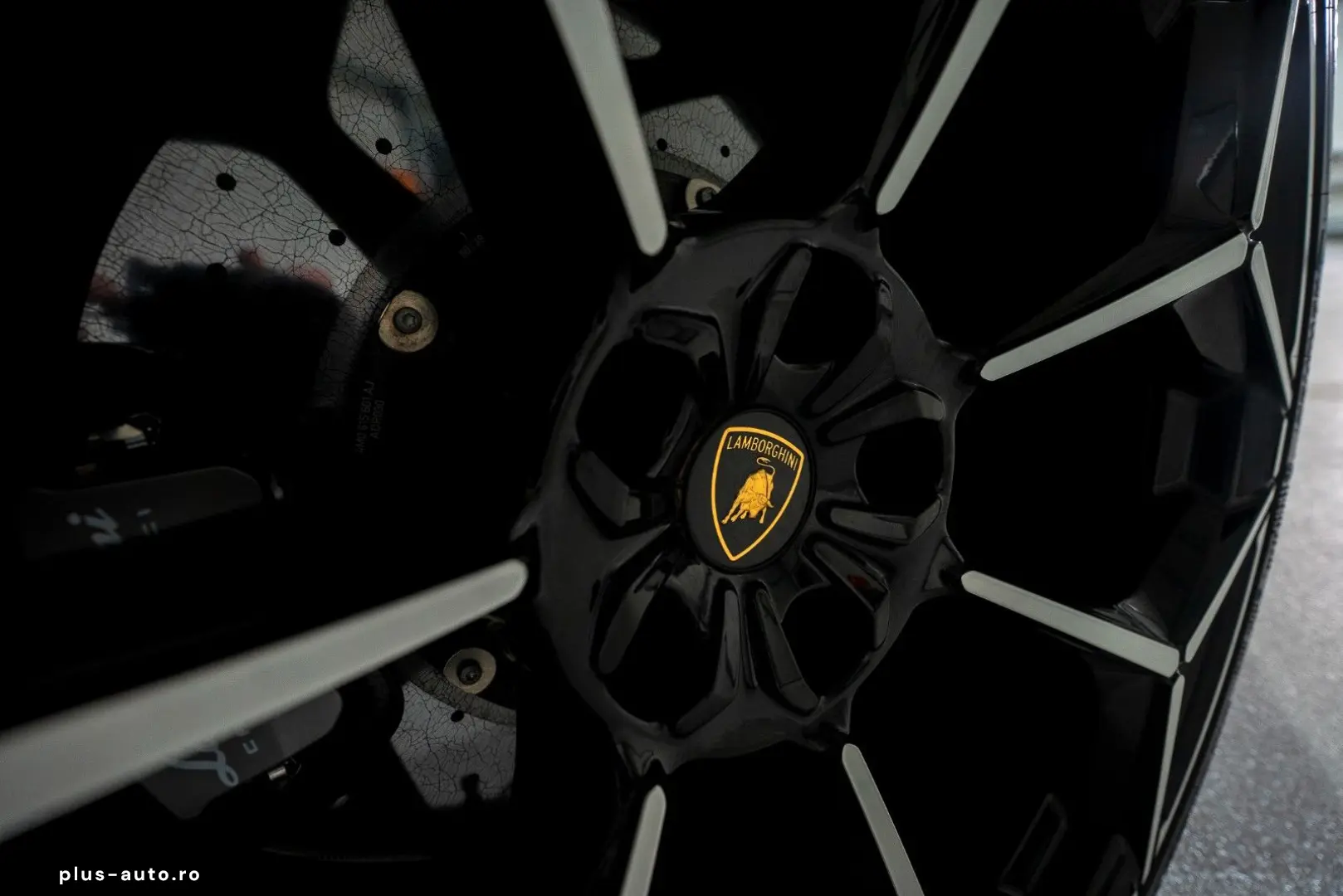 LAMBORGHINI URUS SE 4.0 MY25