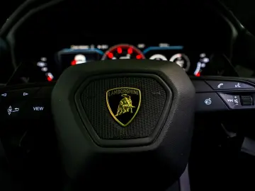 LAMBORGHINI URUS SE 4.0 MY25