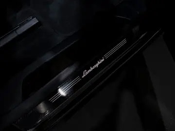 LAMBORGHINI URUS SE 4.0 MY25