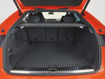 LAMBORGHINI Urus Sport