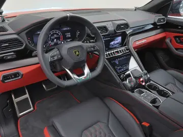 LAMBORGHINI Urus Sport