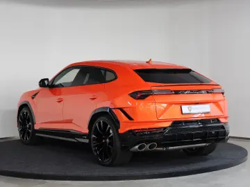 LAMBORGHINI Urus Sport