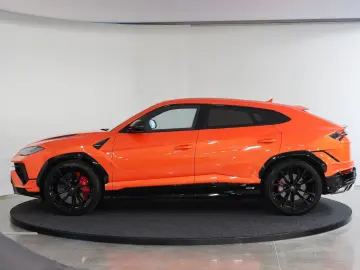 LAMBORGHINI Urus Sport