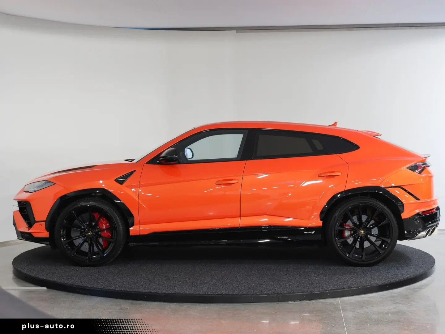 LAMBORGHINI Urus Sport