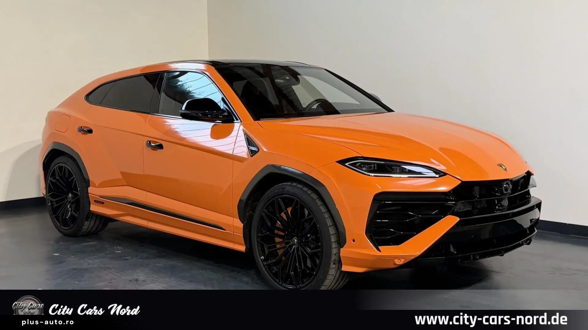 LAMBORGHINI URUS SE AKRAPOVIC B&O MASSAGE PANORAMA