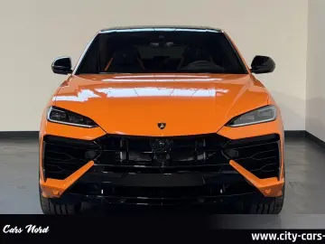 LAMBORGHINI URUS SE AKRAPOVIC B&O MASSAGE PANORAMA