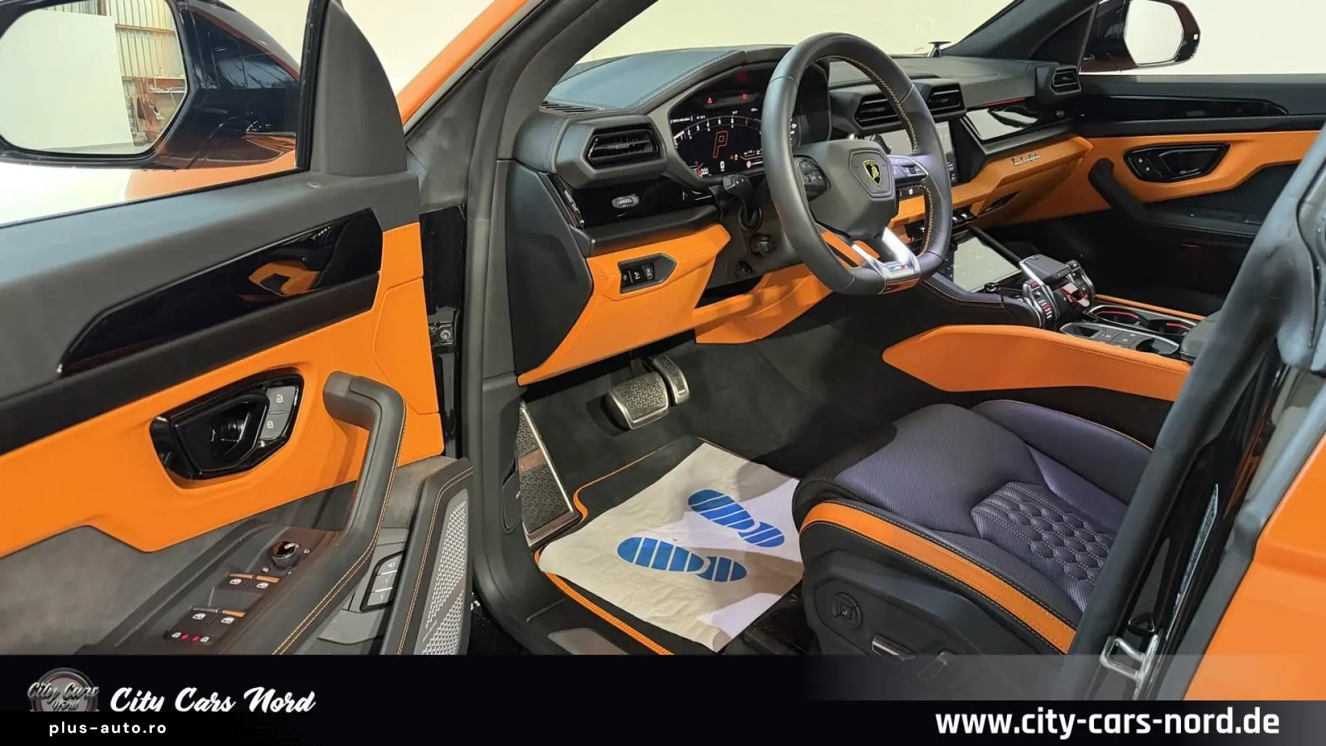LAMBORGHINI URUS SE AKRAPOVIC B&O MASSAGE PANORAMA