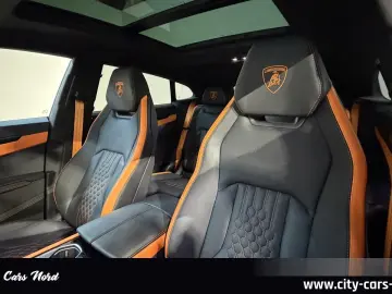 LAMBORGHINI URUS SE AKRAPOVIC B&O MASSAGE PANORAMA