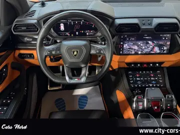 LAMBORGHINI URUS SE AKRAPOVIC B&O MASSAGE PANORAMA