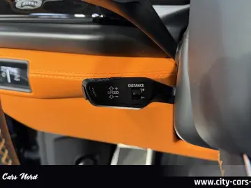 LAMBORGHINI URUS SE AKRAPOVIC B&O MASSAGE PANORAMA