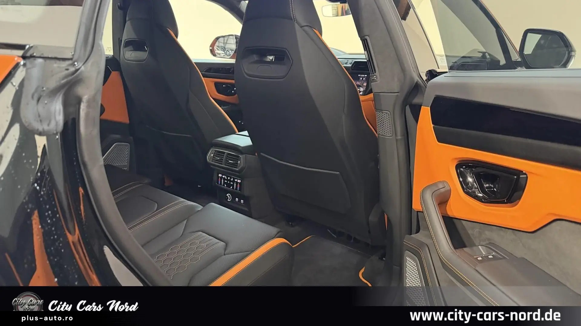 LAMBORGHINI URUS SE AKRAPOVIC B&O MASSAGE PANORAMA