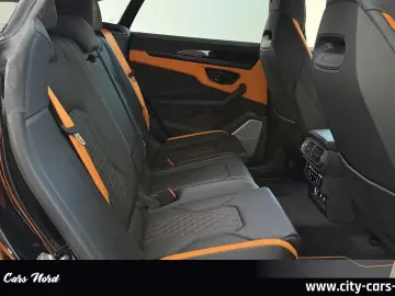 LAMBORGHINI URUS SE AKRAPOVIC B&O MASSAGE PANORAMA