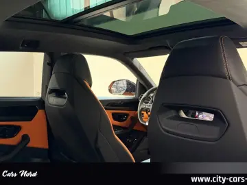 LAMBORGHINI URUS SE AKRAPOVIC B&O MASSAGE PANORAMA