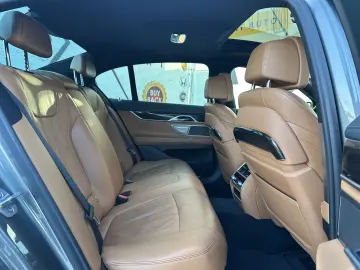 BMW Seria 7 730d