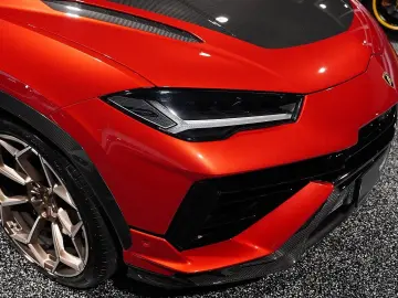 LAMBORGHINI Urus  PERFORMANTE ROSSO EFESTO