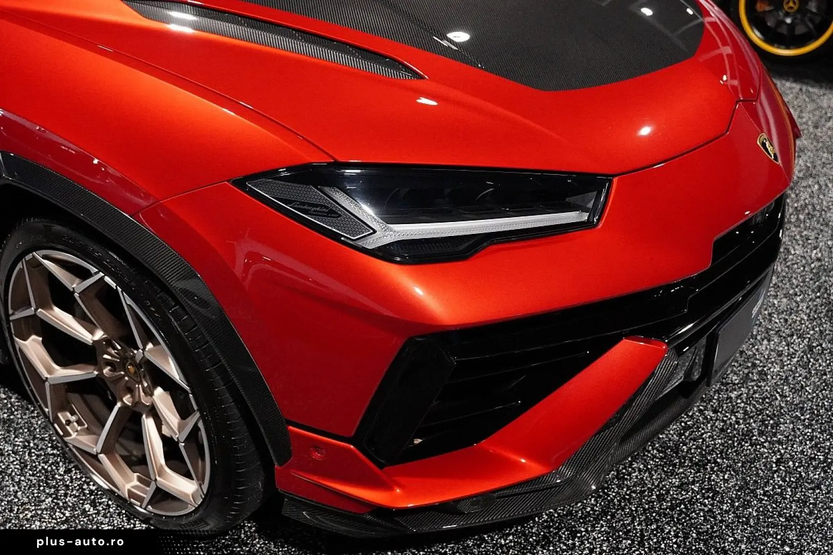 LAMBORGHINI Urus  PERFORMANTE ROSSO EFESTO
