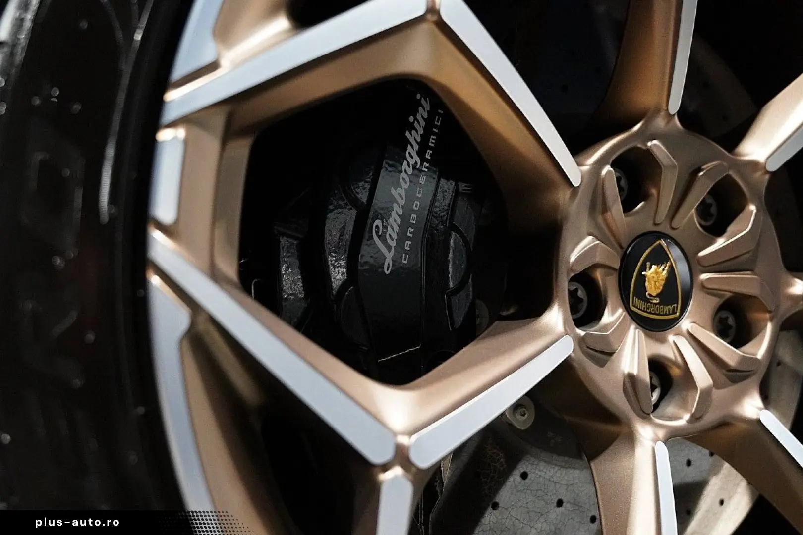 LAMBORGHINI Urus  PERFORMANTE ROSSO EFESTO