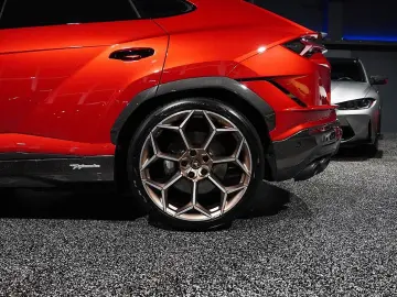 LAMBORGHINI Urus  PERFORMANTE ROSSO EFESTO