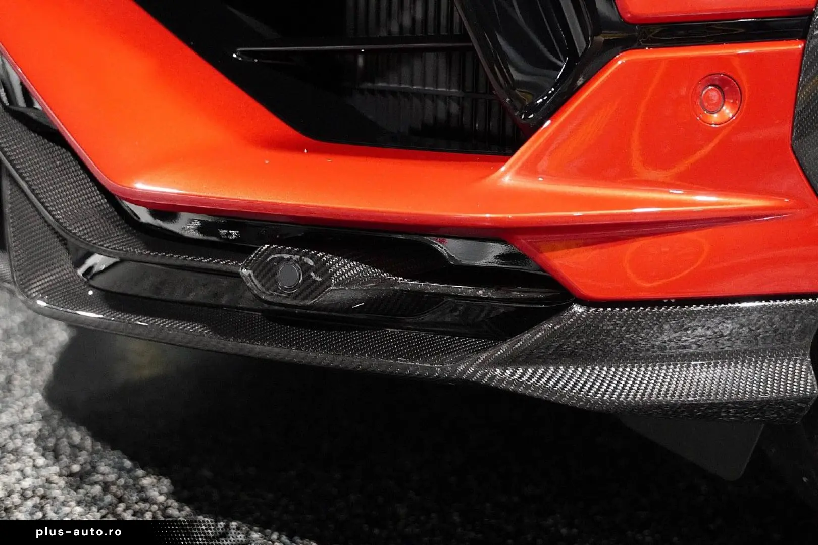 LAMBORGHINI Urus  PERFORMANTE ROSSO EFESTO