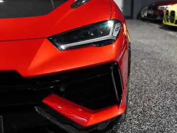 LAMBORGHINI Urus  PERFORMANTE ROSSO EFESTO