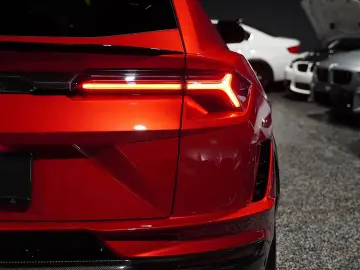 LAMBORGHINI Urus  PERFORMANTE ROSSO EFESTO