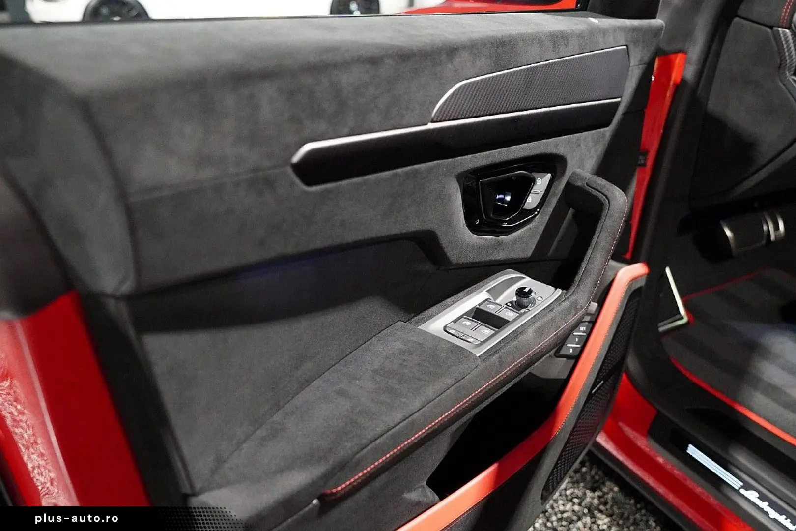 LAMBORGHINI Urus  PERFORMANTE ROSSO EFESTO