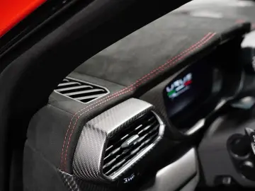 LAMBORGHINI Urus  PERFORMANTE ROSSO EFESTO