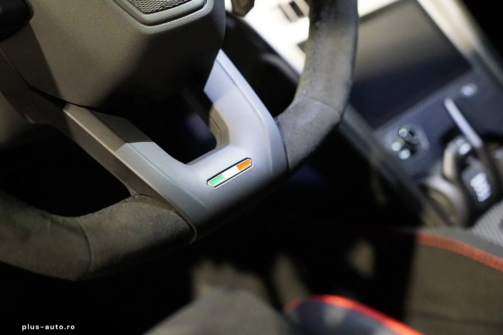 LAMBORGHINI Urus  PERFORMANTE ROSSO EFESTO